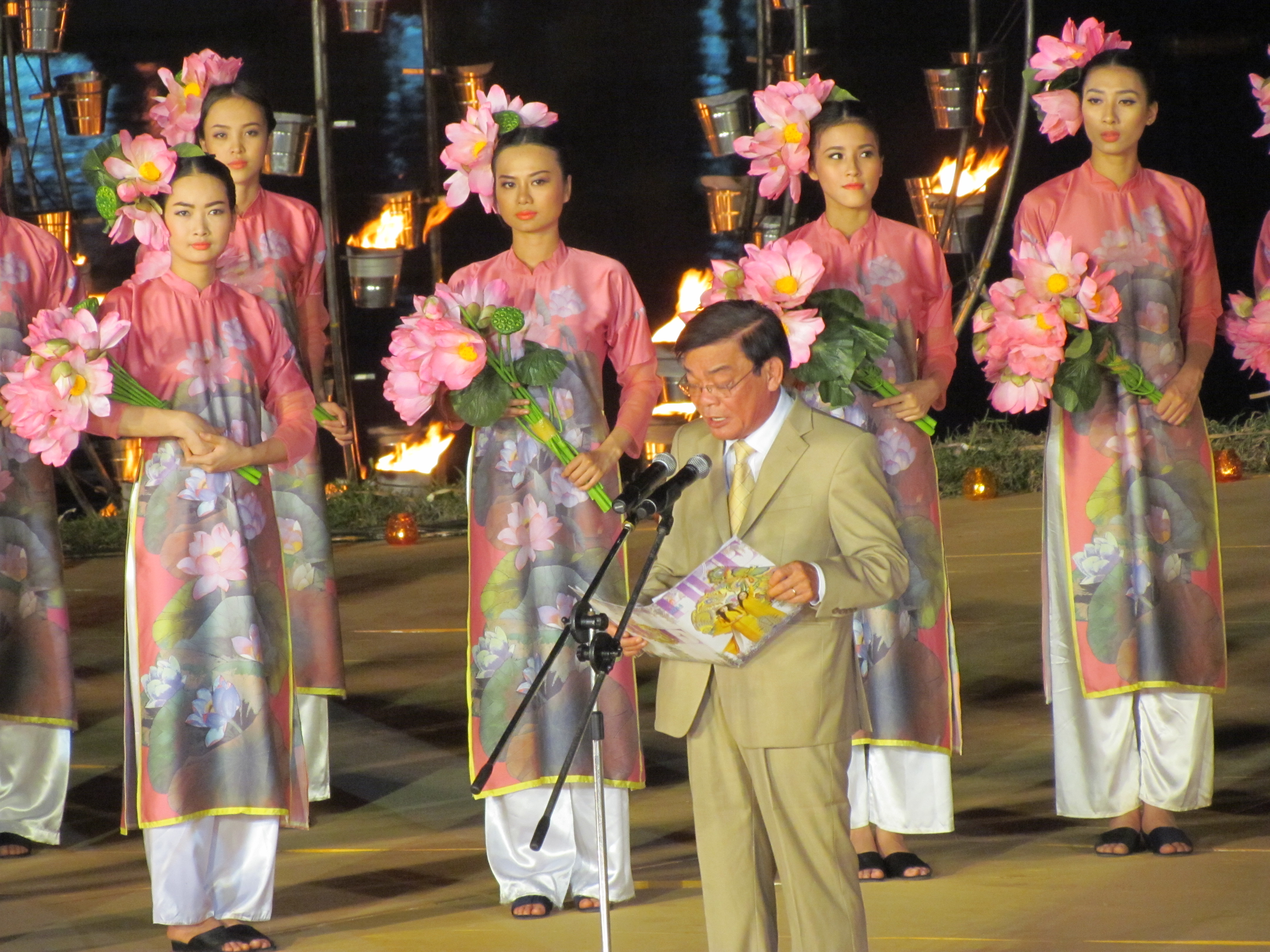 Bế mạc Festival Huế 2014: Lắng đọng, bồi hồi mong được gặp lại