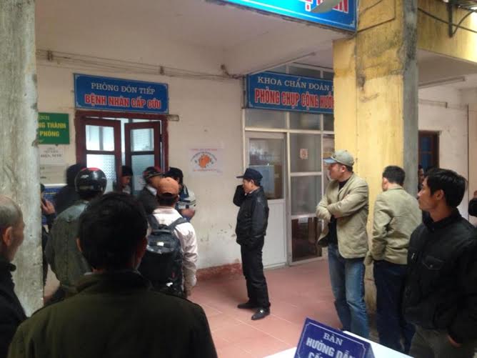 Viết lên tường 'con xin lỗi bố' rồi tẩm xăng tự thiêu