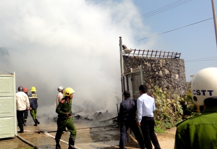 Đà Nẵng: Cháy lớn tại Xí nghiệp môi trường đô thị Ngũ Hành Sơn Đà Nẵng: Cháy lớn tại Xí nghiệp môi trường đô thị Ngũ Hành Sơn