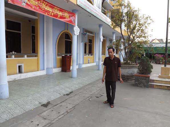 Huế: Học sinh lớp 2 may mắn thoát chết khi rơi từ tầng 2 xuống Huế: Học sinh lớp 2 may mắn thoát chết khi rơi từ tầng 2 xuống