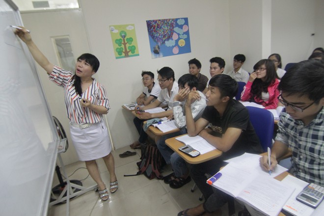 Công tử bỏ ĐH quốc tế để vào lớp cô giáo chuyển giới Quỳnh Trâm