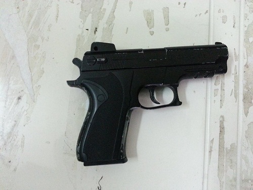 CSCĐ nổ súng bắt 2 đối tượng chĩa súng K54 đe dọa cảnh sát