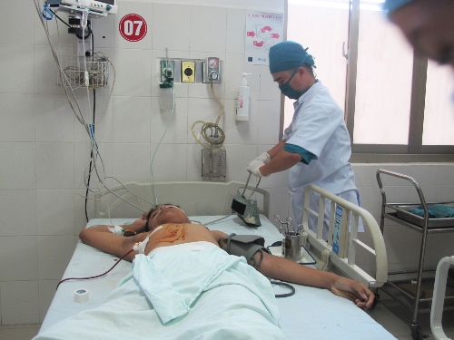 Phú Yên: Học sinh đâm nhau trọng thương trong lớp