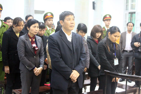 Sáng nay, xét xử vụ nhân bản kết quả xét nghiệm 