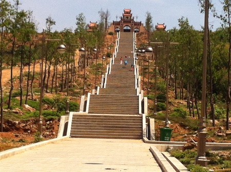 Đánh người vì tội... dám chở gái làng đi chơi