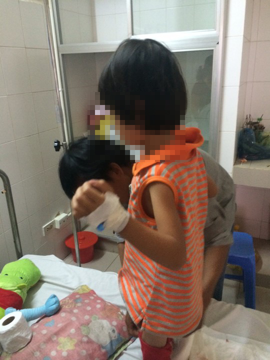 Bắt khẩn cấp bí thư chi bộ liên quan vụ hiếp dâm bé 6 tuổi