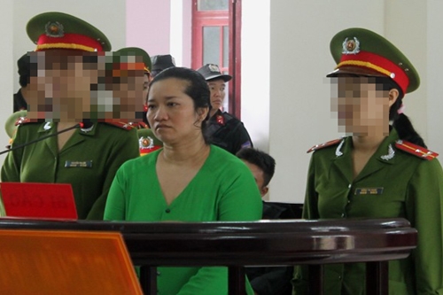 Vợ bí thư đốt xác chủ nợ, chôn trong vườn đang hầu tòa