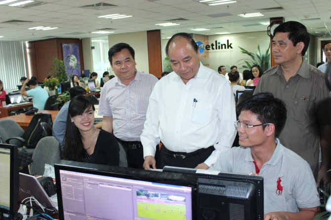 Báo điện tử Người đưa tin tuyển 05 phóng viên