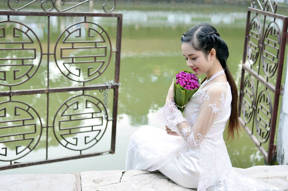 Ngất ngây vẻ đẹp “nghiêng nước nghiêng thành” nữ sinh xứ Tuyên