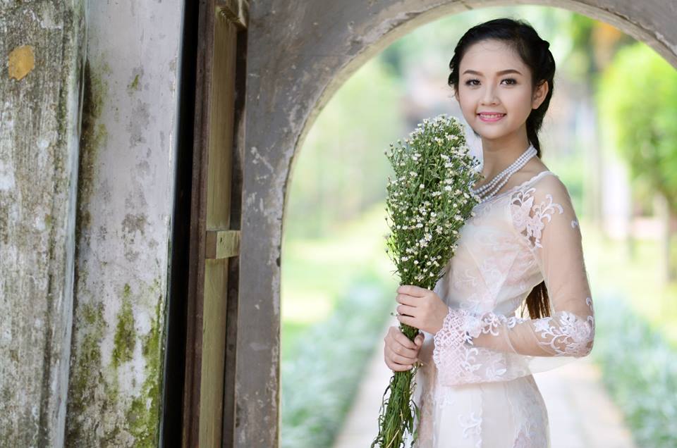 Ngất ngây vẻ đẹp “nghiêng nước nghiêng thành” nữ sinh xứ Tuyên