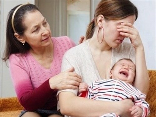 Cách giảm mệt mỏi cho mẹ sau sinh