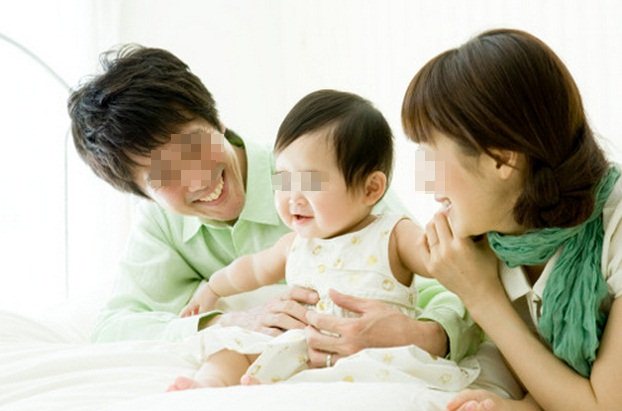 “Mình em suốt đời nuôi con không có anh, chồng ơi!”