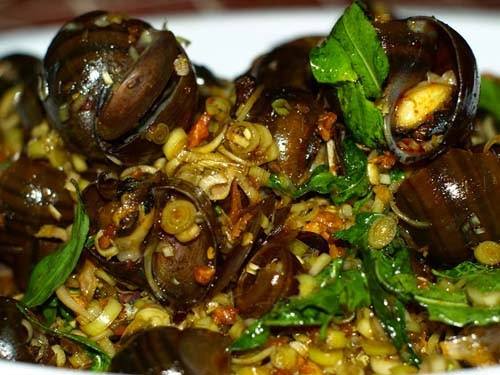 Địa điểm nhâm nhi ốc ngon ngày lạnh ở Hà thành