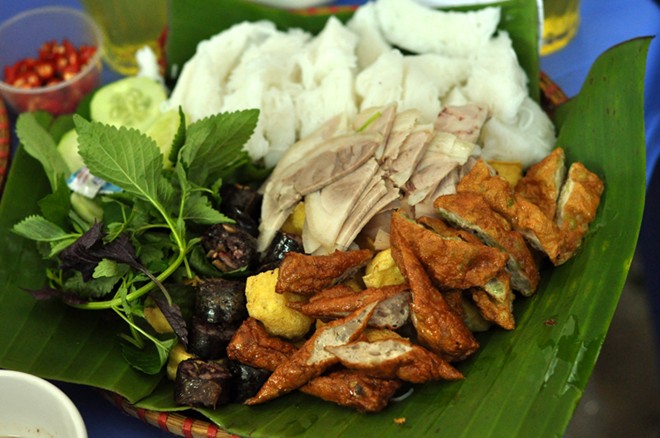 Những quán bún đậu mắm tôm nức tiếng Hà thành