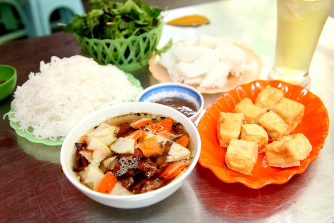 Những quán bún đậu mắm tôm nức tiếng Hà thành