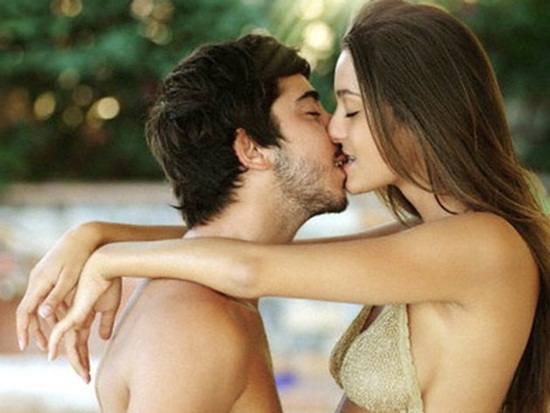 Ngất ngây với nụ hôn kiểu Pháp