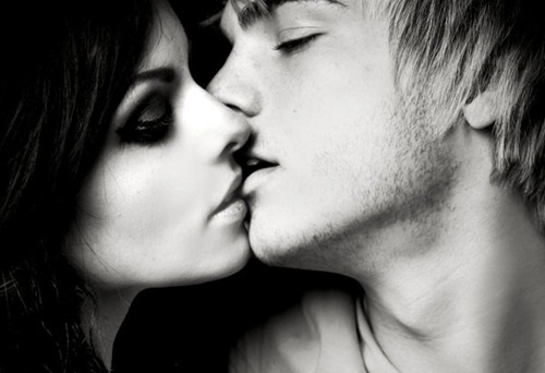 Ngất ngây với nụ hôn kiểu Pháp