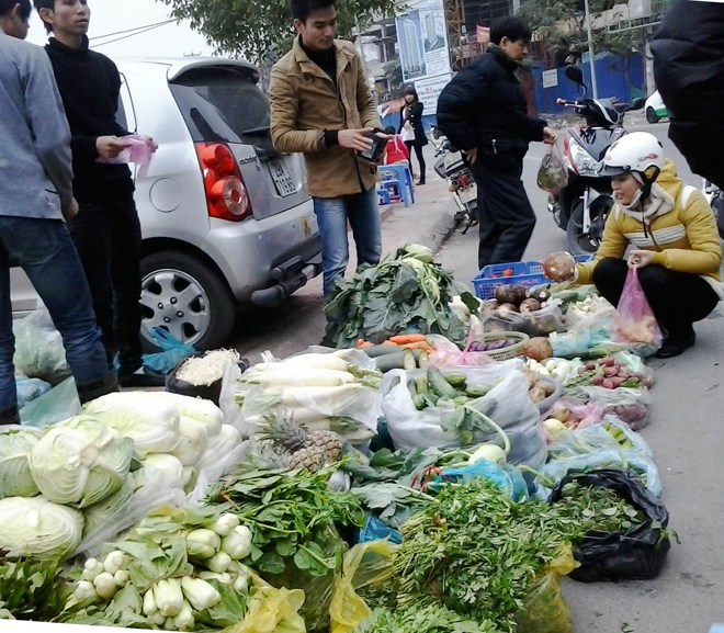 Khi mớ rau đắt ngang lạng thịt Khi mớ rau đắt ngang lạng thịt