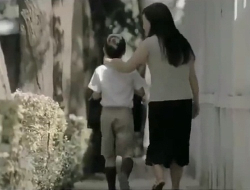 Ngày Quốc tế Hạnh phúc xem clip cảm động về tình mẹ con Ngày Quốc tế Hạnh phúc xem clip cảm động về tình mẹ con