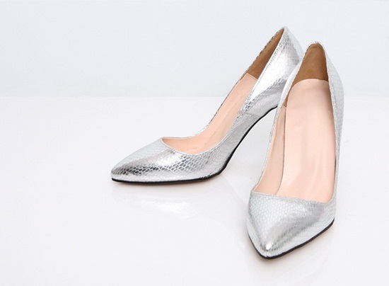 Bắt kịp xu hướng giày cao gót đẹp mê ly cho quý cô công sở Bắt kịp xu hướng giày cao gót đẹp mê ly cho quý cô công sở