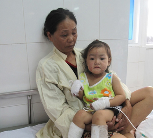 Nỗi đau con nhỏ sau những vụ án đau lòng do bố mẹ gây ra