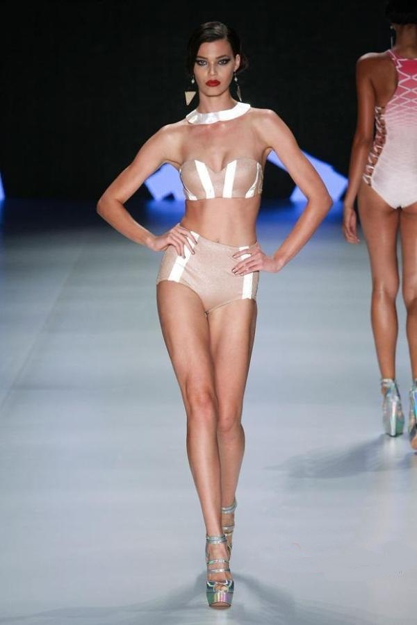 Đón xu hướng mẫu bikini “hot” nhất hè 2014