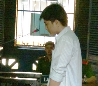 Vợ bị nói xấu, chồng đi giết người