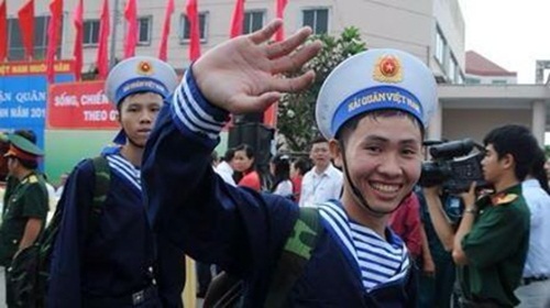 Xúc động những cuộc chia tay ra biển Đông