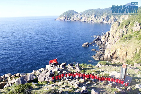 Xúc động bộ ảnh “Hướng về biển Đông – Chạm vào Tổ quốc” 