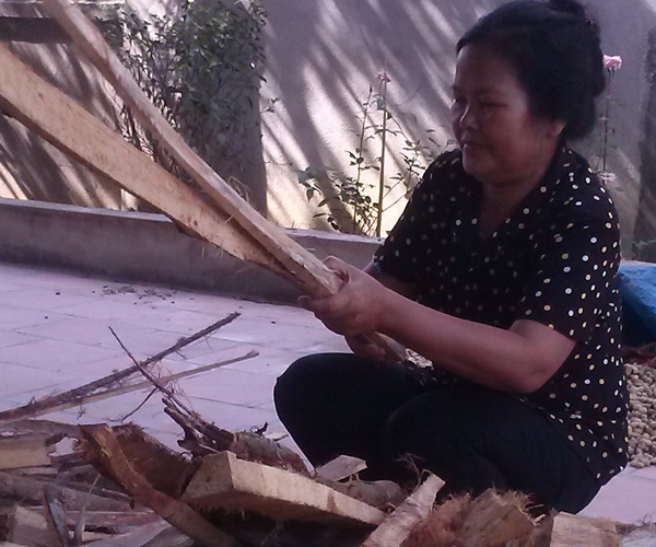 Người phụ nữ 24 năm sống với người chồng bị bệnh tâm thần Người phụ nữ 24 năm sống với người chồng bị bệnh tâm thần