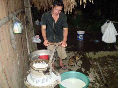 Thưởng thức bánh mướt xáo lòng – đặc sản xứ nghệ