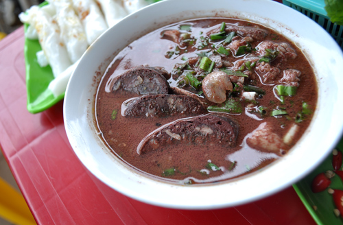 Thưởng thức bánh mướt xáo lòng – đặc sản xứ nghệ