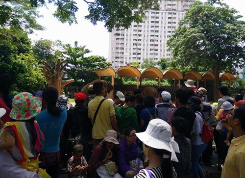 Quốc tế Thiếu nhi (1/6): Đưa con đi “ngắm người”