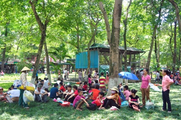 Quốc tế Thiếu nhi (1/6): Đưa con đi “ngắm người”