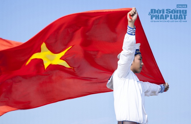 Tình yêu đất nước qua clip Hướng về Biển Đông – Chạm vào Tổ quốc