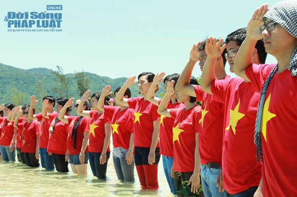 Tình yêu đất nước qua clip Hướng về Biển Đông – Chạm vào Tổ quốc