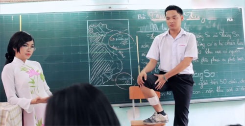 Hài hước với muôn kiểu quay cóp thi cử của học sinh