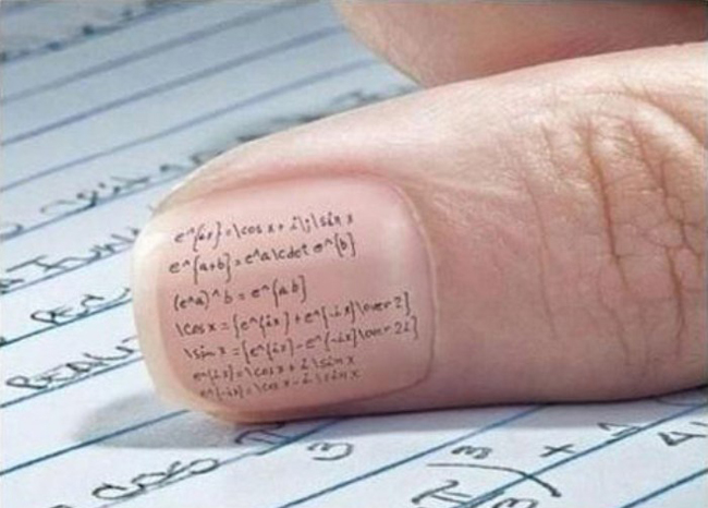 Hài hước với muôn kiểu quay cóp thi cử của học sinh