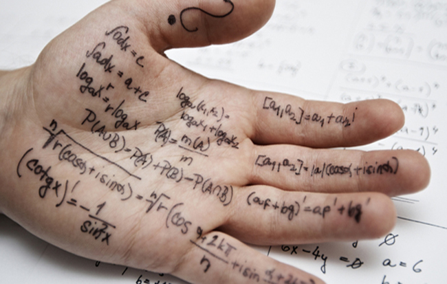 Hài hước với muôn kiểu quay cóp thi cử của học sinh