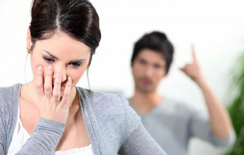 Đau đớn chồng bí mật cưới vợ khác