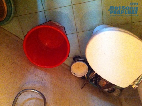 Bi hài vợ chồng kéo nhau ra nhà nghỉ vì... mất nước Bi hài vợ chồng kéo nhau ra nhà nghỉ vì... mất nước