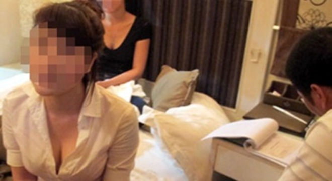 Chồng lăng loàn sàm sỡ với chính cháu ruột của vợ