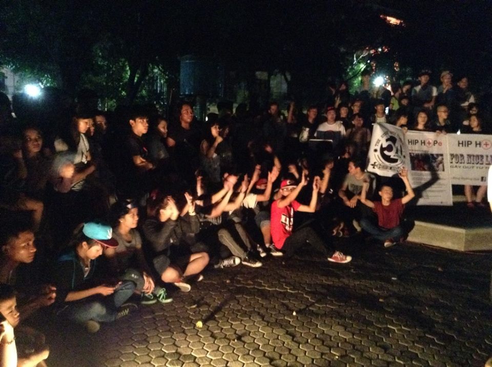 Hàng triệu trái tim dõi theo cậu bé Hàng triệu trái tim dõi theo cậu bé