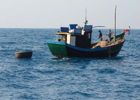 Một ngư dân tử vong khi đánh bắt cá trên biển