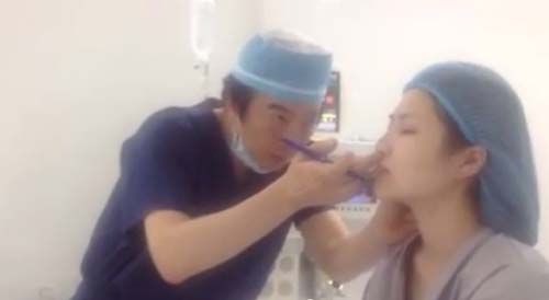 Nghệ sỹ và những được mất khi cố tình nói dối trước công chúng Nghệ sỹ và những được mất khi cố tình nói dối trước công chúng