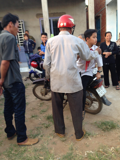 Bộ mặt thật của bố mẹ “thánh” và lý lịch bất minh của con nuôi