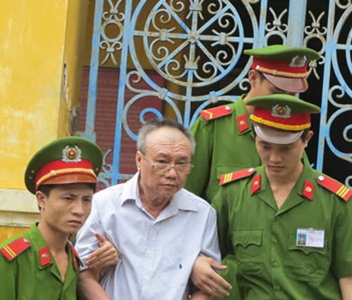 Chữ “tình” - chữ “lý” từ đơn xin đăng ký kết hôn với người lĩnh Chữ “tình” - chữ “lý” từ đơn xin đăng ký kết hôn với người lĩnh