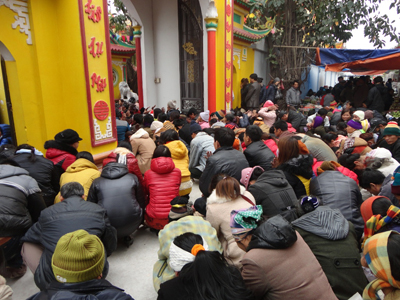 Chiêu trò chữa bệnh theo “phần âm” quái quỷ ở phủ “Mẫu” The