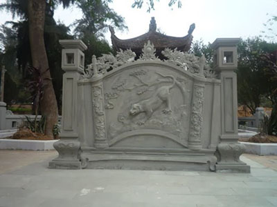 Ai là “cha đẻ” của bức “quái thú” ngô nghê trước lăng Ngô Quyền Ai là “cha đẻ” của bức “quái thú” ngô nghê trước lăng Ngô Quyền