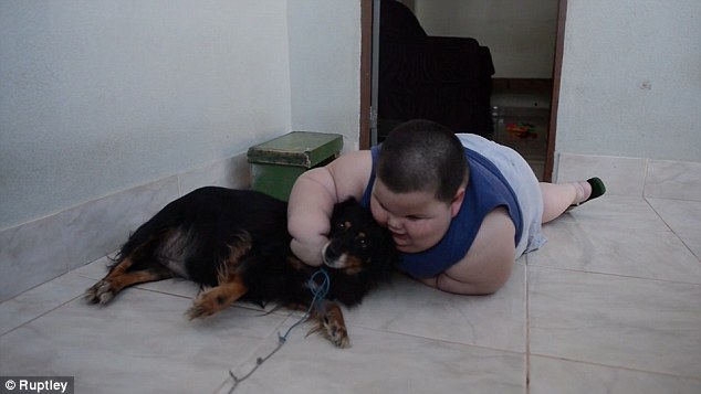 Kinh ngạc bé trai 3 tuổi nặng 70 kg Kinh ngạc bé trai 3 tuổi nặng 70 kg